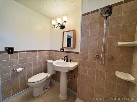 831 E Cherry St, Cushing, OK 74023 photo 24