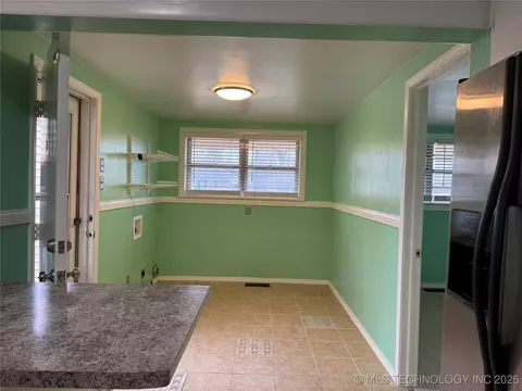 831 E Cherry St, Cushing, OK 74023 photo 18