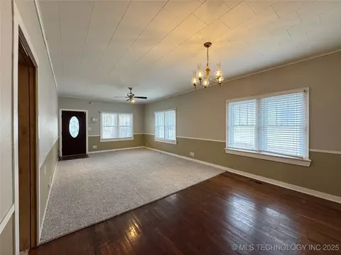 831 E Cherry St, Cushing, OK 74023 photo 10