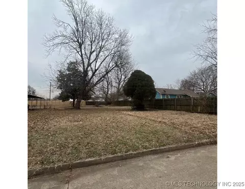 N Columbia Place, Tulsa, OK 74110