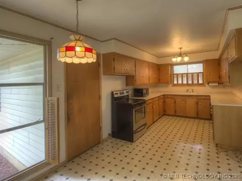 6745 E 28th St, Tulsa, OK 74129 photo 3