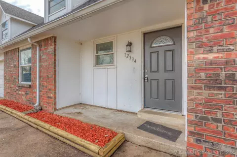 12334 E 13th Pl, Tulsa, OK 74128 photo 2