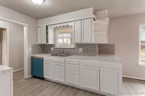 12334 E 13th Pl, Tulsa, OK 74128 photo 5