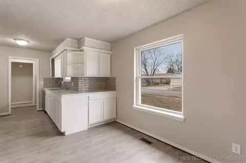 12334 E 13th Pl, Tulsa, OK 74128 photo 10