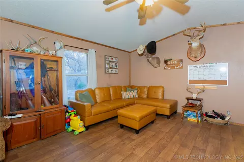 1686 Ward Springs Rd, Stuart, OK 74570 photo 2