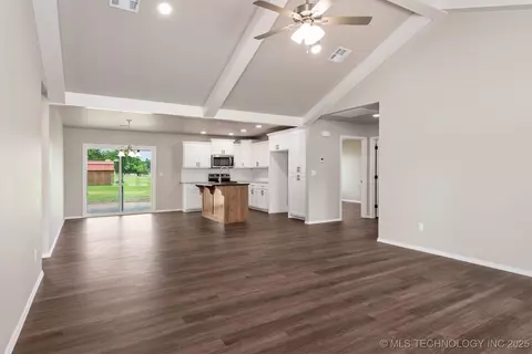 809 NE 4th St, Wagoner, OK 74467 photo 6