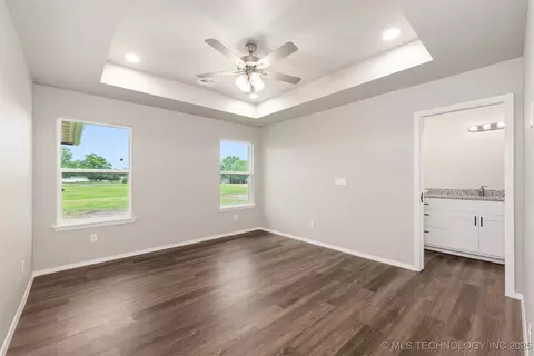 809 NE 4th St, Wagoner, OK 74467 photo 7