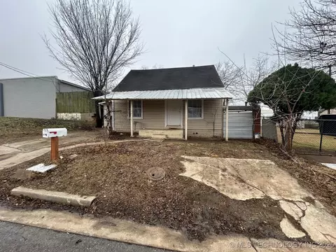 2188 E Newton Pl Pl, Tulsa, OK 74110 photo 1