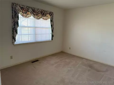 9418 E 36th St, Tulsa, OK 74145 photo 18