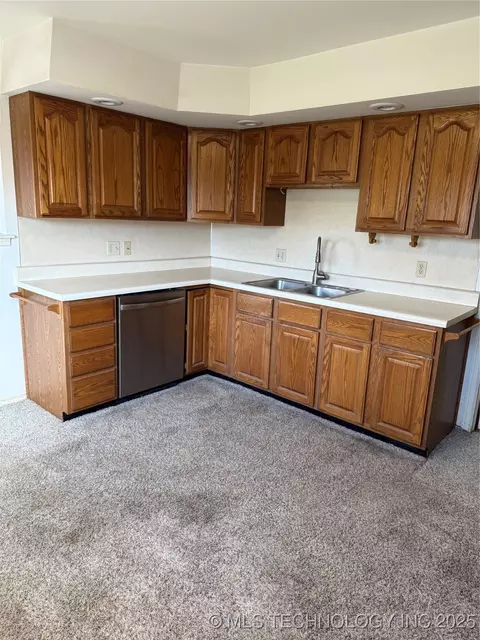 9418 E 36th St, Tulsa, OK 74145 photo 5