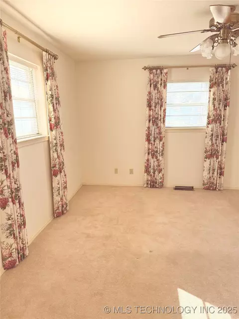 9418 E 36th St, Tulsa, OK 74145 photo 10