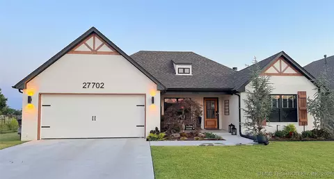 27702 E 109th Pl, Coweta, OK 74429