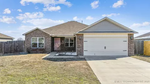 14737 S 274th East Ave, Coweta, OK 74429