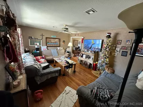 19 S Edith St, Pryor, OK 74361 photo 3