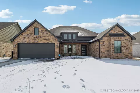 27428 E 109th St, Coweta, OK 74429