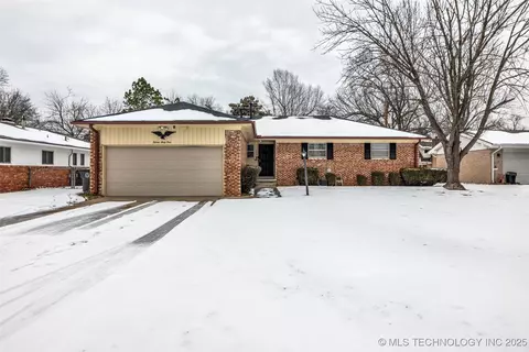 1561 E 59th St, Tulsa, OK 74105