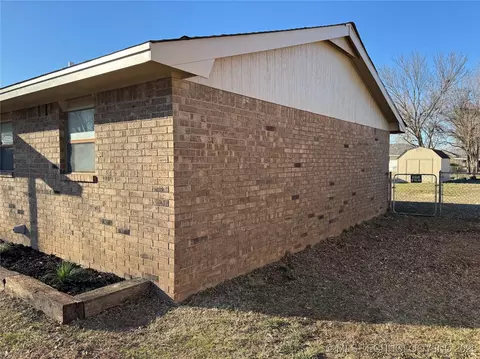 1418 E Maple St, Cushing, OK 74023 photo 47