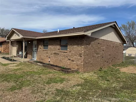 1418 E Maple St, Cushing, OK 74023 photo 49