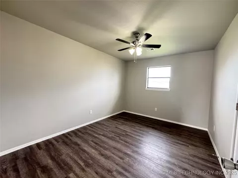 1418 E Maple St, Cushing, OK 74023 photo 33