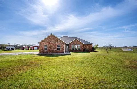 214 Sweet Leaf Dr, Springer, OK 73458 photo 1