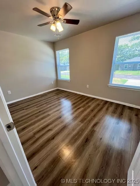 712 Pemberly, Colbert, OK 74733 photo 3
