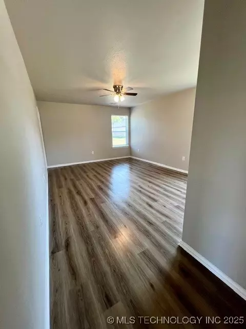 712 Pemberly, Colbert, OK 74733 photo 8
