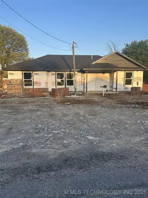 719 Mitchell, Colbert, OK 74733