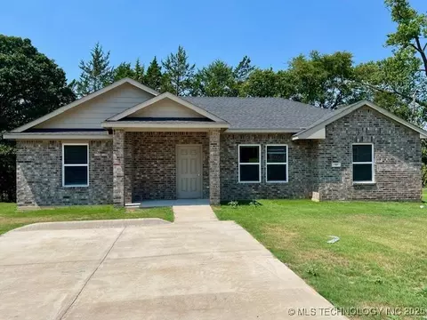 707 Pemberly, Colbert, OK 74733