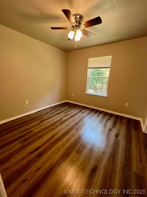 707 Pemberly, Colbert, OK 74733 photo 8