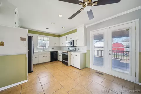 9179 E Latimer Pl, Tulsa, OK 74115 photo 6
