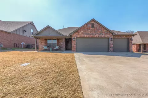 26670 E 143rd St S, Coweta, OK 74429