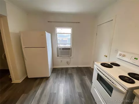 305 E Greeley St, Broken Arrow, OK 74012 photo 9
