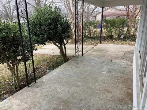 305 E Greeley St, Broken Arrow, OK 74012 photo 4
