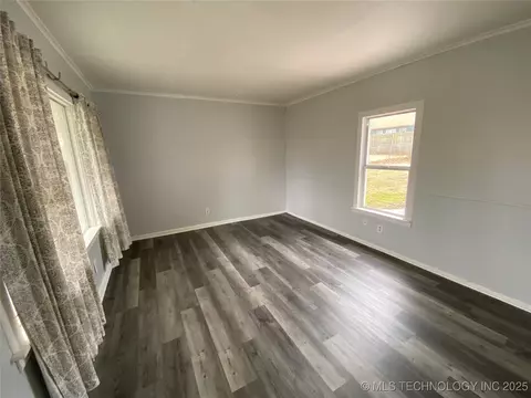 305 E Greeley St, Broken Arrow, OK 74012 photo 5