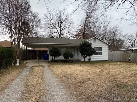 305 E Greeley St, Broken Arrow, OK 74012 photo 2