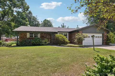 8260 E 37th Pl, Tulsa, OK 74145 photo 1