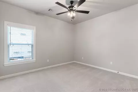 687 E 148th Pl S, Glenpool, OK 74033 photo 8