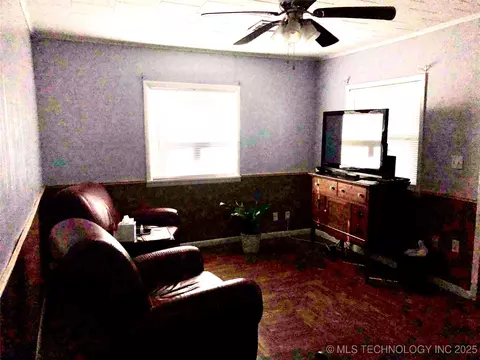 219 E 6th St, Cushing, OK 74023 photo 4