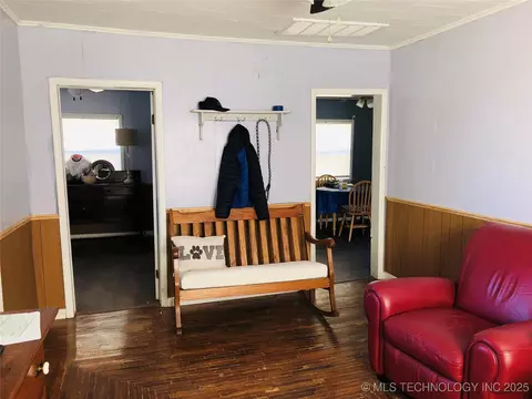219 E 6th St, Cushing, OK 74023 photo 2