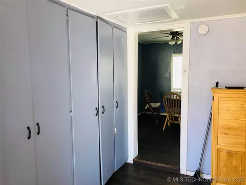 219 E 6th St, Cushing, OK 74023 photo 9