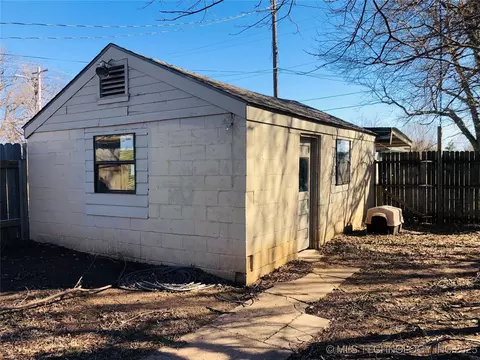 219 E 6th St, Cushing, OK 74023 photo 21