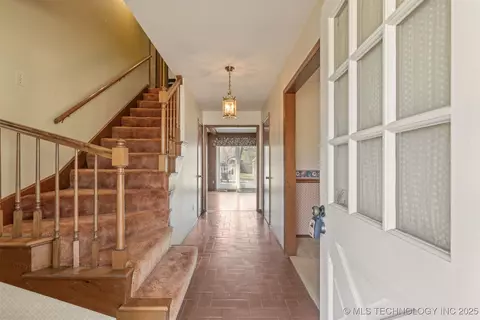 2110 E 52nd Pl, Tulsa, OK 74105 photo 5