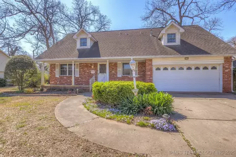 2110 E 52nd Pl, Tulsa, OK 74105