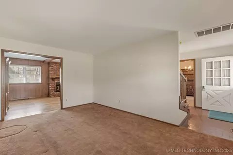 2110 E 52nd Pl, Tulsa, OK 74105 photo 11