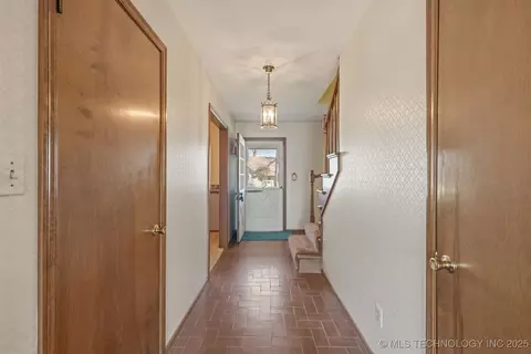 2110 E 52nd Pl, Tulsa, OK 74105 photo 6