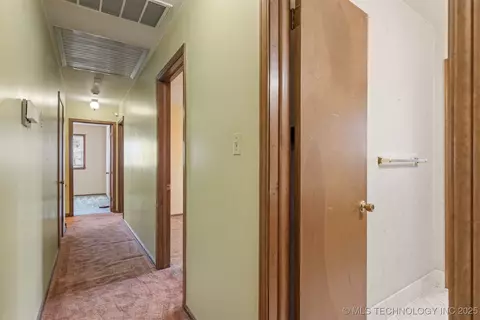 2110 E 52nd Pl, Tulsa, OK 74105 photo 29