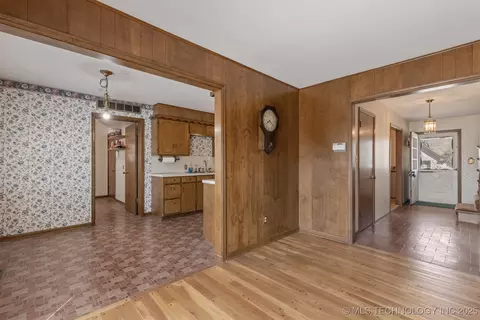 2110 E 52nd Pl, Tulsa, OK 74105 photo 17