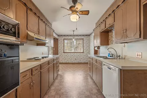 2110 E 52nd Pl, Tulsa, OK 74105 photo 24