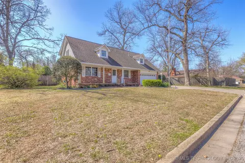 2110 E 52nd Pl, Tulsa, OK 74105 photo 2