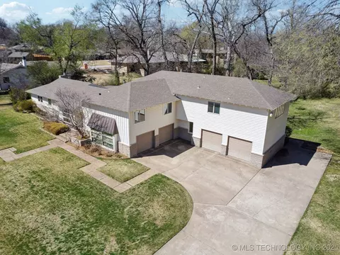 3121 E 33rd St, Tulsa, OK 74105 photo 3